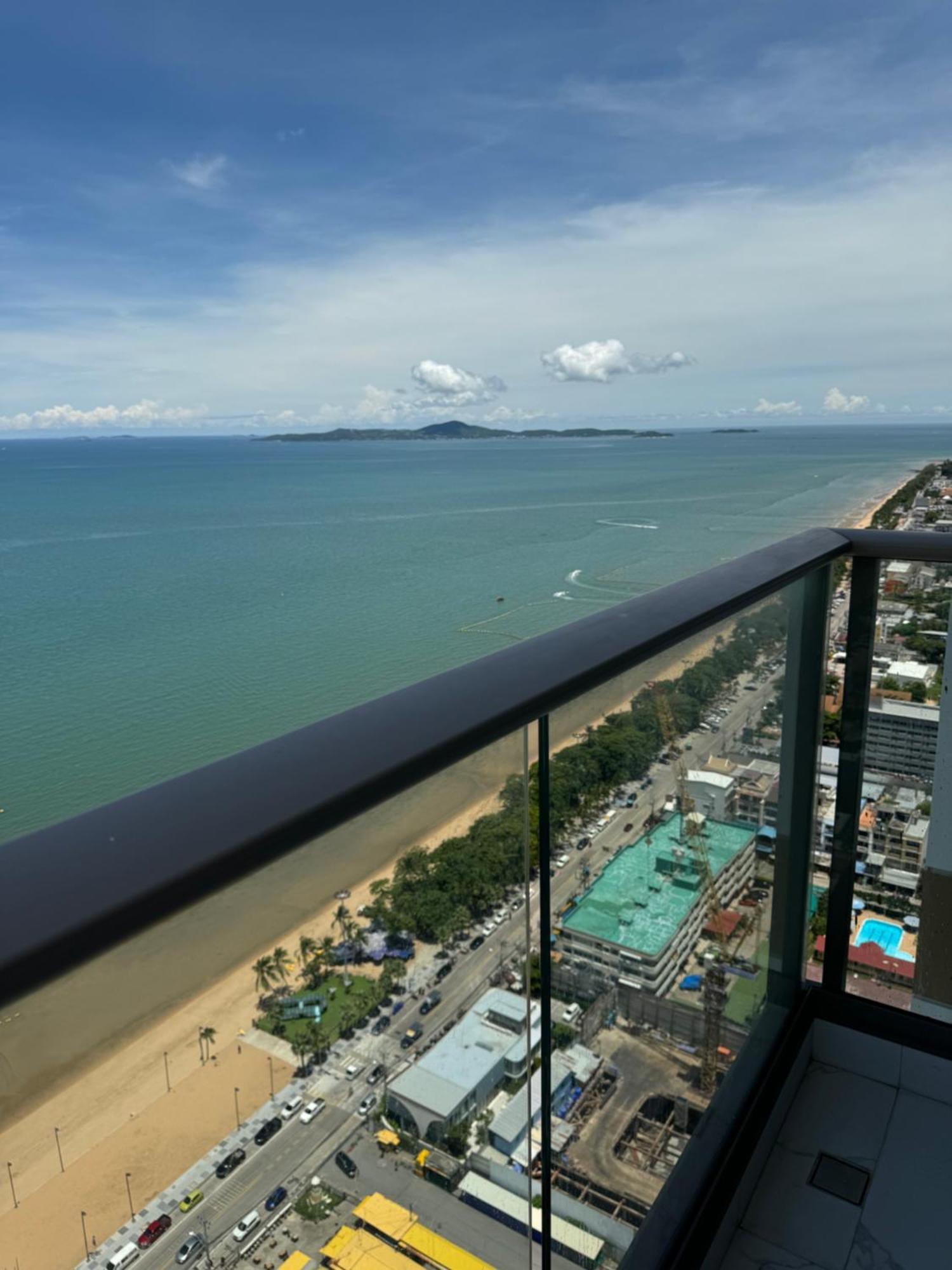 Copacabana Beach Jomtien 科帕卡巴纳海乔木提安海滩毗邻乔木提安夜市 Exterior foto